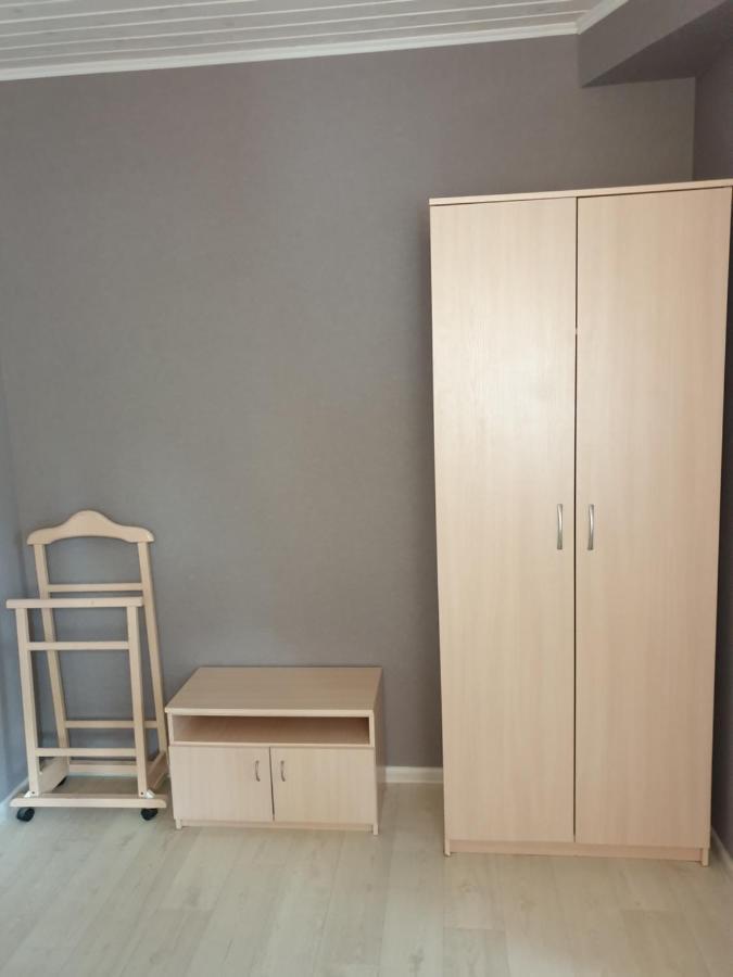 Asher Tatariv Buitenkant foto